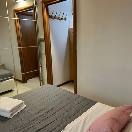 Ferienwohnung Grazioso Monolocale Zona Ospedali Pavia Exterior foto